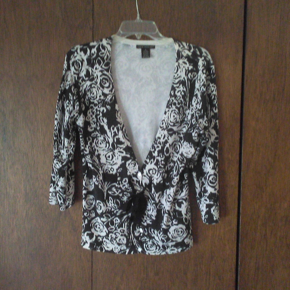 Sarah Spencer Black & White Abstract Floral Sweater with Black Tie, Size Medium